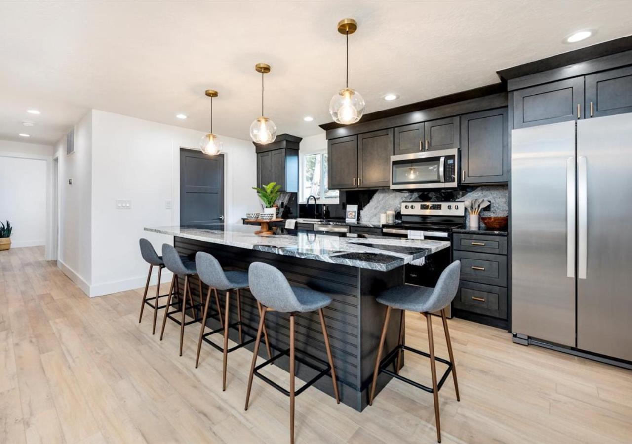 Mid Century Modern Boise-River Bungalow W/ Hot Tub Экстерьер фото