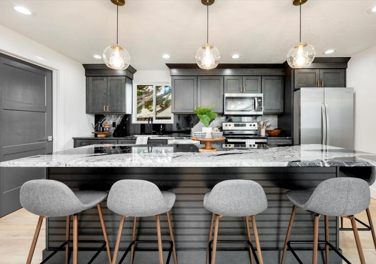 Mid Century Modern Boise-River Bungalow W/ Hot Tub Экстерьер фото