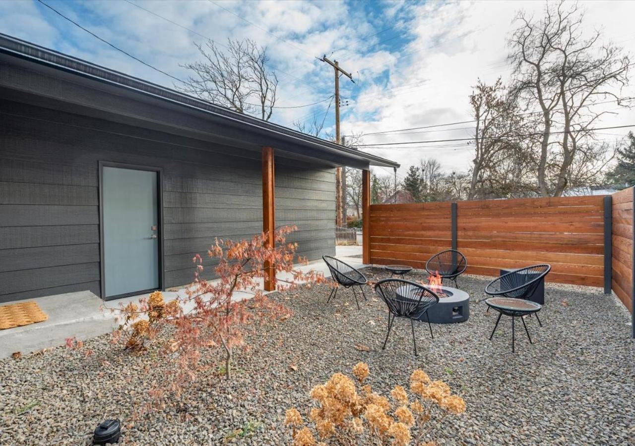 Вилла Mid Century Modern Boise-River Bungalow W/ Hot Tub Экстерьер фото