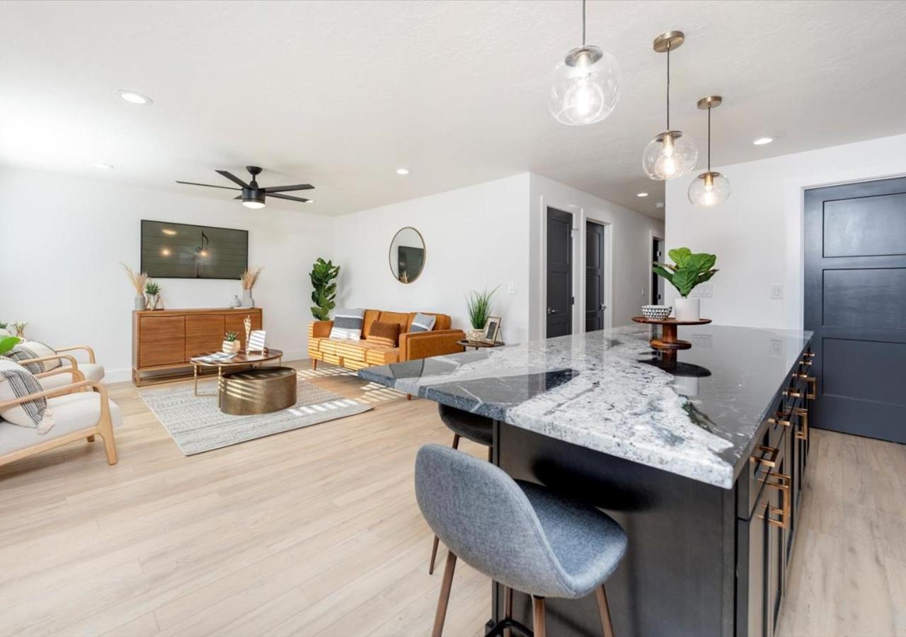 Mid Century Modern Boise-River Bungalow W/ Hot Tub Экстерьер фото