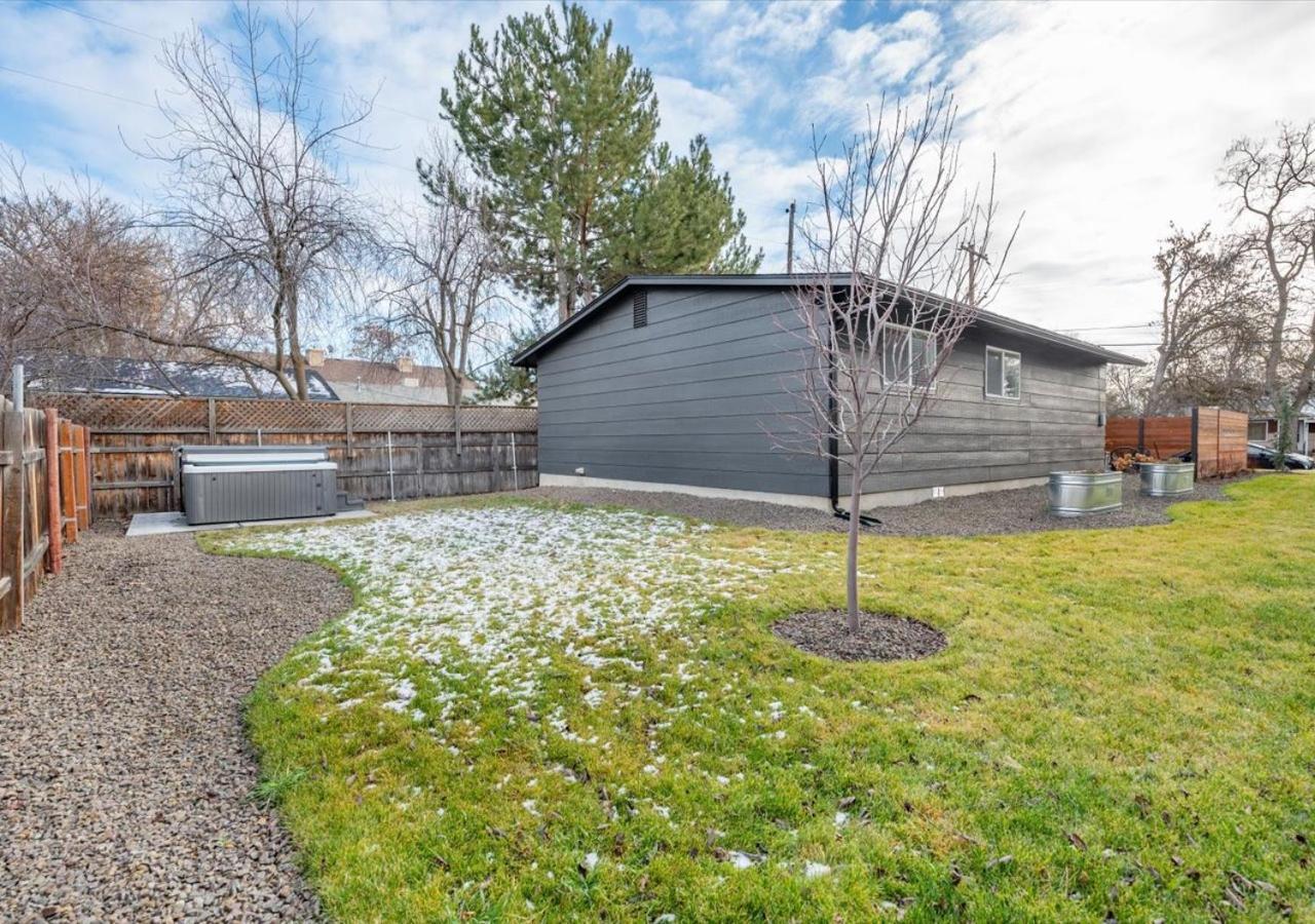 Mid Century Modern Boise-River Bungalow W/ Hot Tub Экстерьер фото